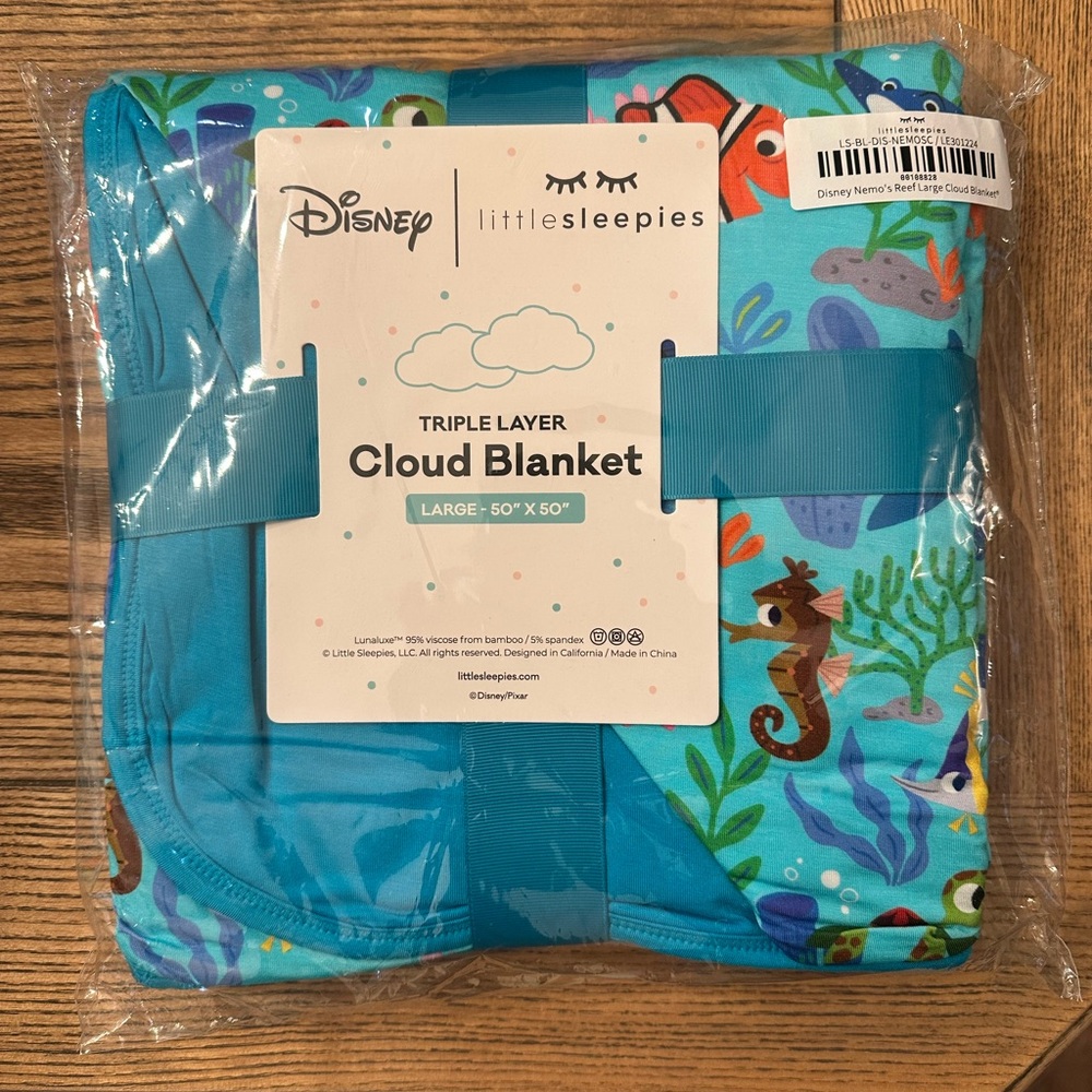 Little Sleepies Nemo’s Reef Large Cloud Blanket